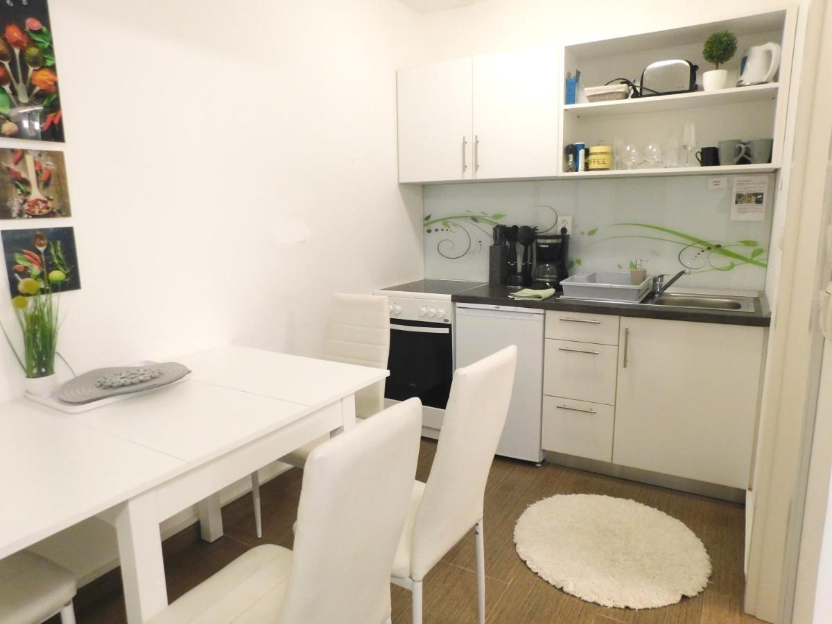 דירות לובליאנה Modern Center Studio Under The Castle - Free Parking מראה חיצוני תמונה