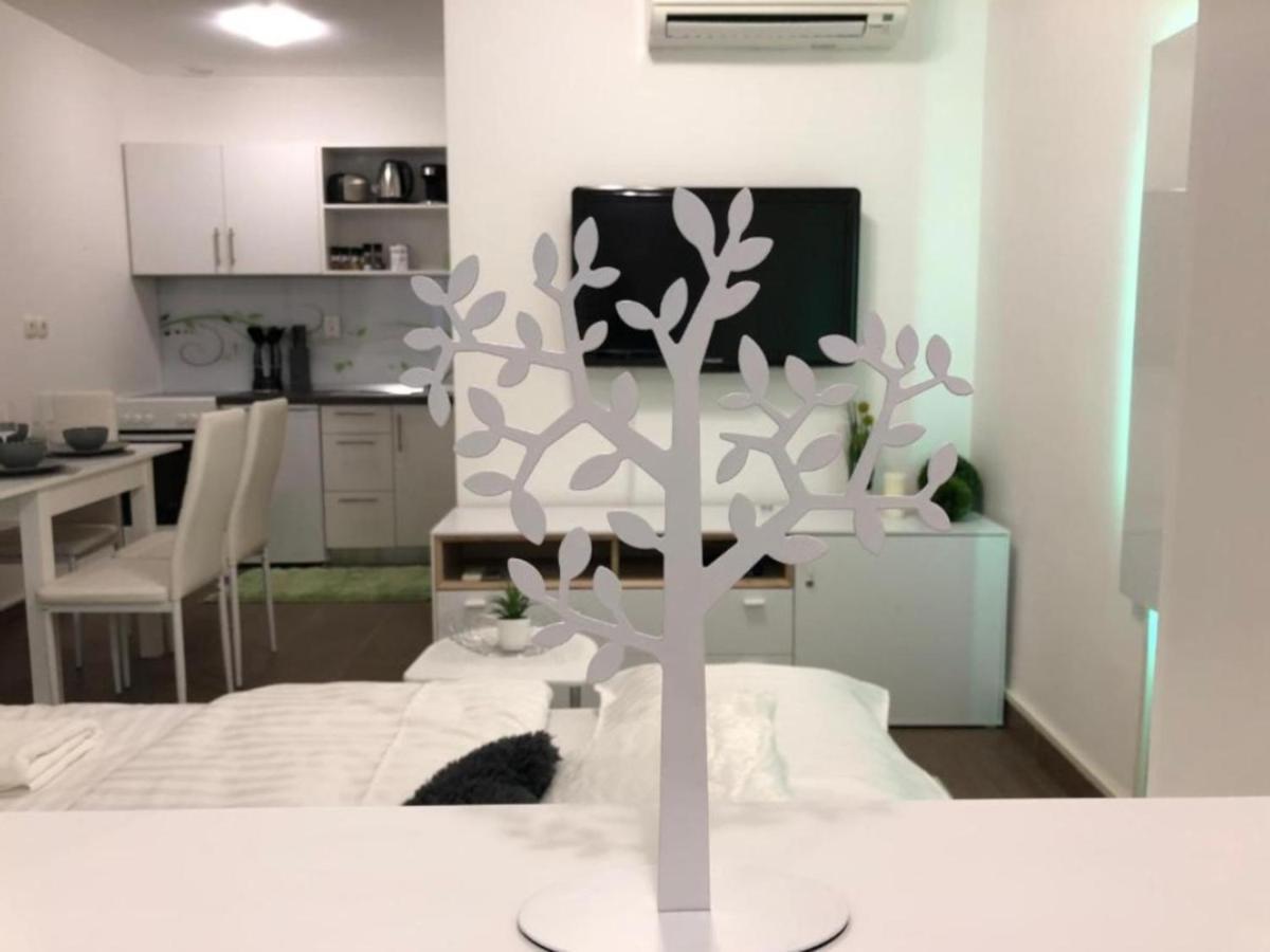דירות לובליאנה Modern Center Studio Under The Castle - Free Parking מראה חיצוני תמונה