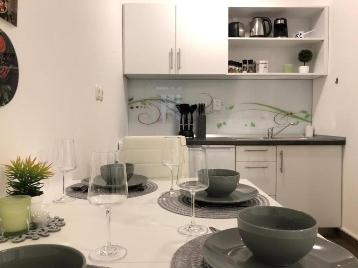 דירות לובליאנה Modern Center Studio Under The Castle - Free Parking מראה חיצוני תמונה